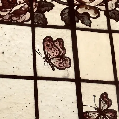 Datcha Aux Papillons Apartment *